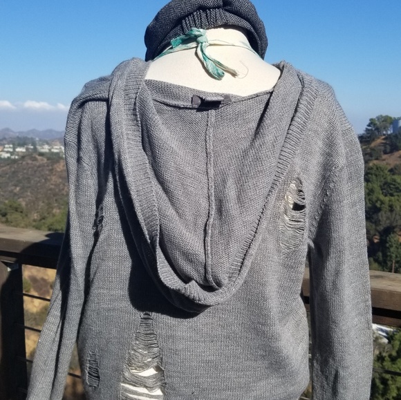 Distressed grey cardigan sweater - Picture 5 of 8